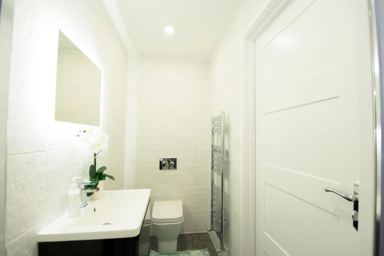 London Deluxe Apartments Mitcham Eksteriør bilde